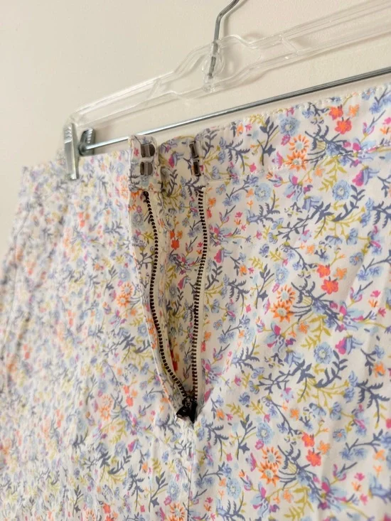 J. Jill Floral Print White Mini Skirt Size 18 Live-in Chino Spring Cotton Garden - Picture 2 of 10